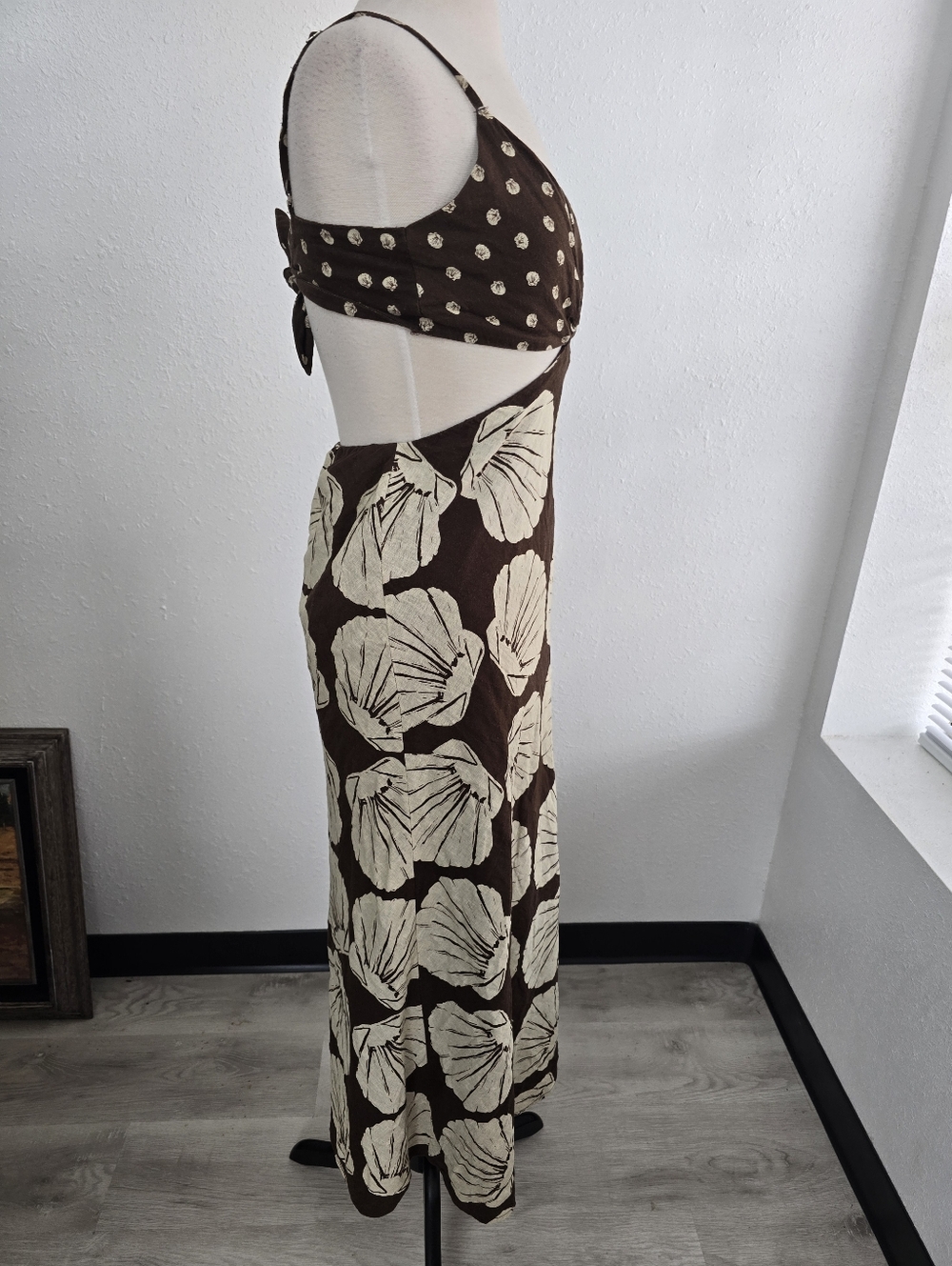 Abercrombie & Fitch Brown and Cream Shell-Print Maxi Dress - Picture 10 of 12